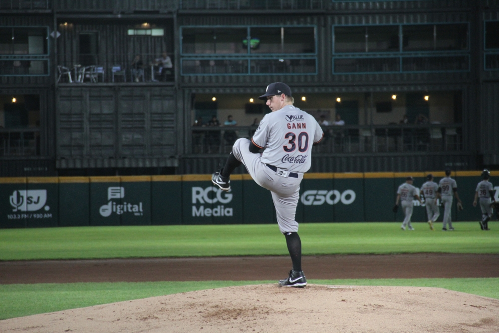 Tigres viene de atrás e iguala serie en Saltillo