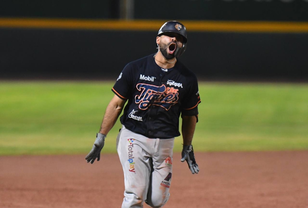 Tigres De Quintana Roo El Equipo Que Nacio Campeón Alex Robles Se Vuela La Barda En La 2648