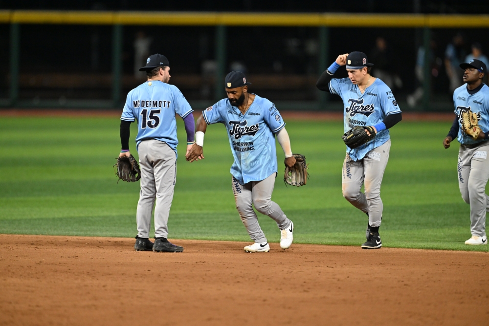 Robaina luce y Tigres se adelanta en la Guerra de Guerras