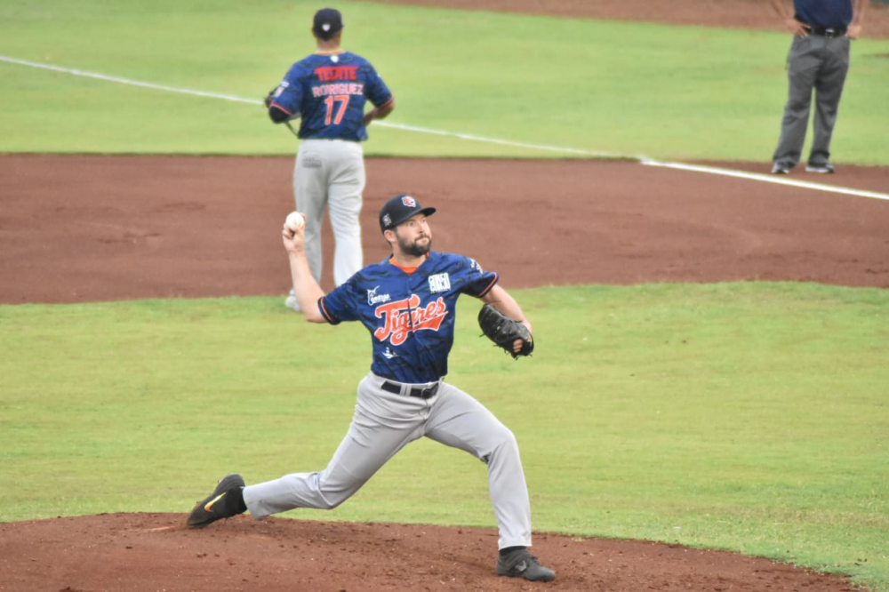 Lizarraga se va de 4-3 y Tigres se agencia el segundo de la serie