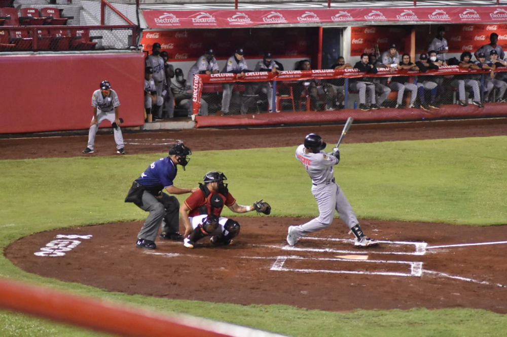 Piratas se queda con el primero de la serie