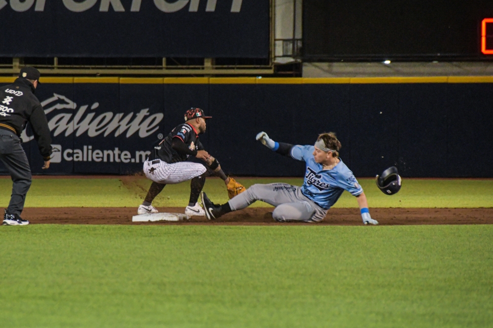 Tigres barre a Oaxaca y liga seis victorias