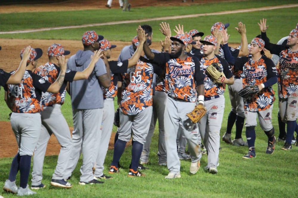 Tigres ruge en el segundo juego y empata la serie